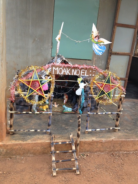 Hang đá gia đình bố mẹ Khôn