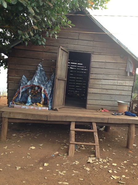 Hang đá gia đình bố mẹ Lết