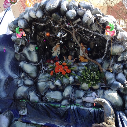 Hang đó ngoài nhà thờ Buôn Hằng 1