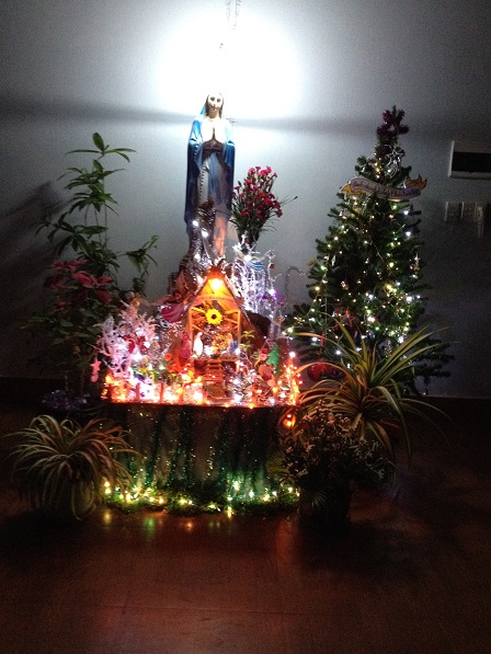 Hang đá nhà Hưu Dòng NVHB