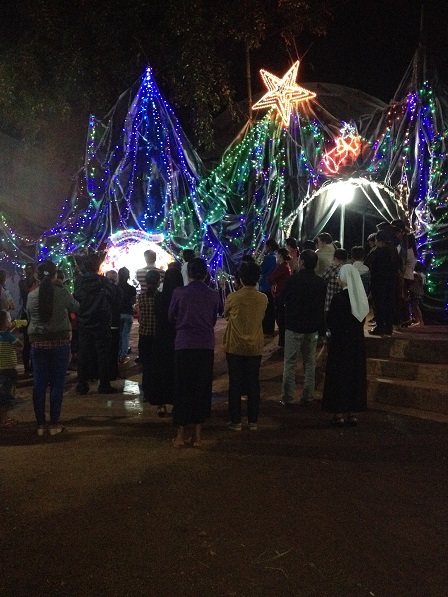 Hang đá nhà thờ Yale (3)