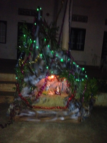 Hang đá thi giáo xứ Thuận Hiều (4)