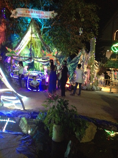 Hang đá thi giáo xứ Thuận Hiều (9)