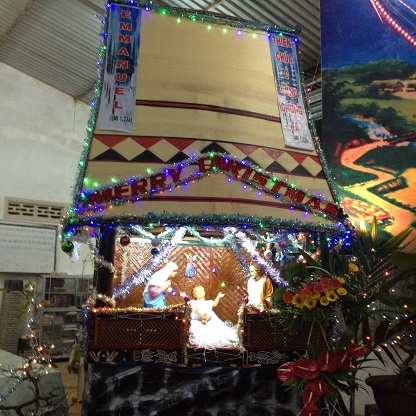 Hang đá trong nhà thờ Buôn Hằng