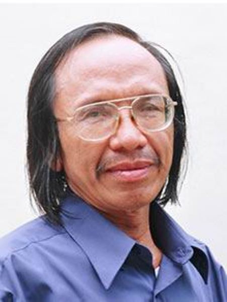 Thi sĩ Linh Phương.