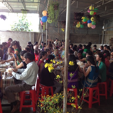 16/ Ảnh bữa cơm Tất niên gia đình của nhà Lưu trú năm 2016