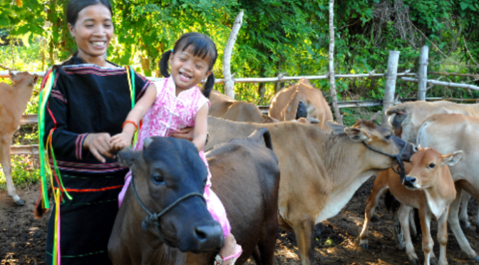 Tình làng nghĩa xóm