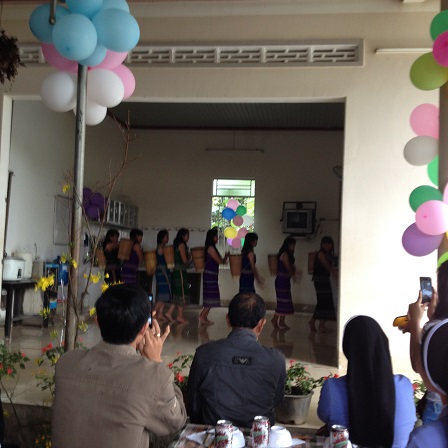 6/ Ảnh các em tổ 2 múa bài “Chiều lên bản thượng”