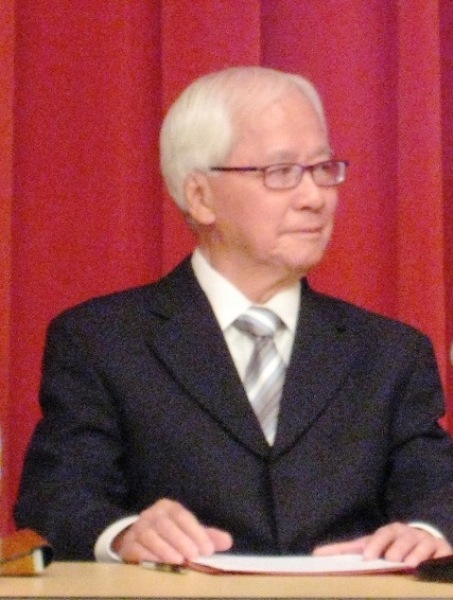 Thi sĩ Cung Trầm Tưởng.