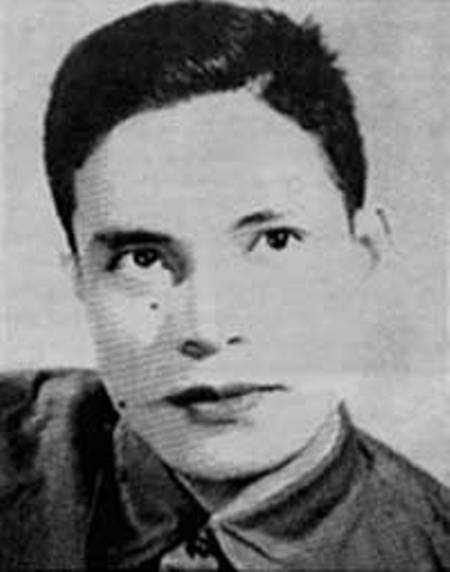 Thi sĩ Hoàng Cầm thời trẻ.