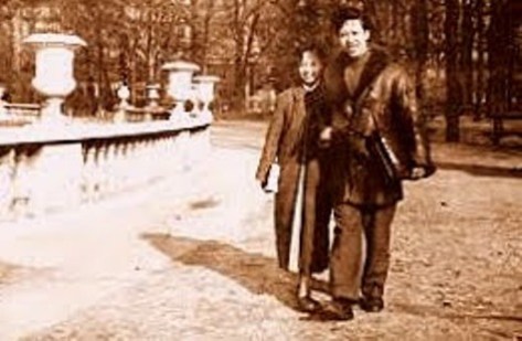 thi sĩ Nguyên Sa & phu nhân Trịnh Thúy Nga - thời sinh viên du học tại Paris (Pháp).