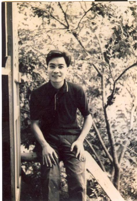 Thi sĩ Thanh Tâm Tuyền thời trẻ.