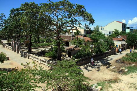 Đình làng Vĩ Dạ.