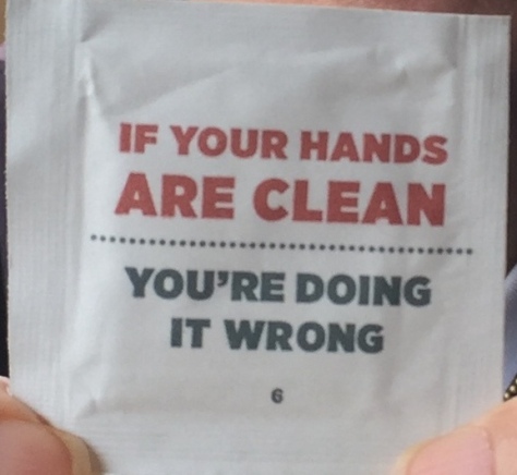 Nếu tay bạn vẫn sạch, tức là bạn đang làm sai.
