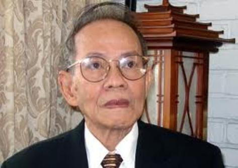 Nhà văn Nhật Tiến.