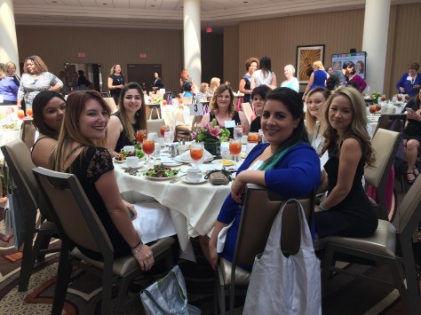 Một phần quang cảnh của hội trường.