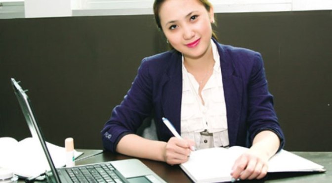 Con gái: Có kiến thức và trí tuệ để làm đẹp cho mình và xã hội