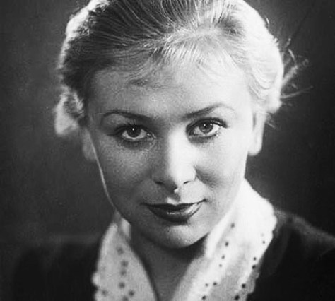 Nghệ sĩ Valentina Serova.