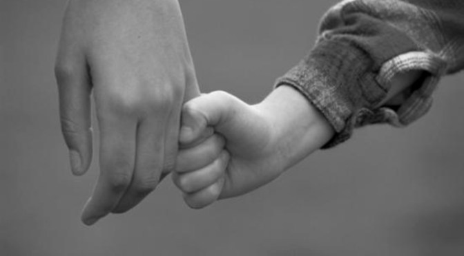 Giáo dục bằng tình yêu và làm việc cần cù