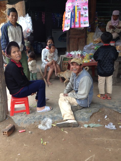 Ảnh quán bán tạp hóa sáng Chúa nhật của bố mẹ Lắp ở thôn Hai