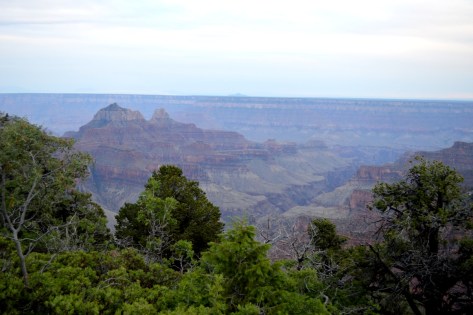Bên phải North Rim.