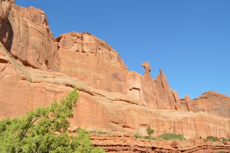 Phần kế bên trái Park Avenue.