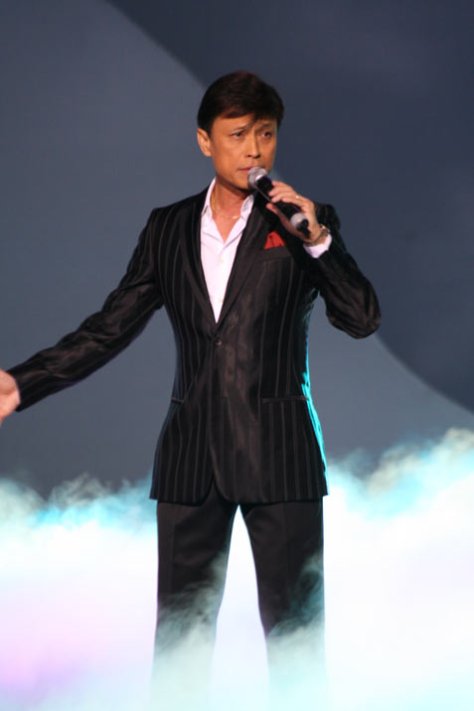 Ca sĩ Tuấn Ngọc.