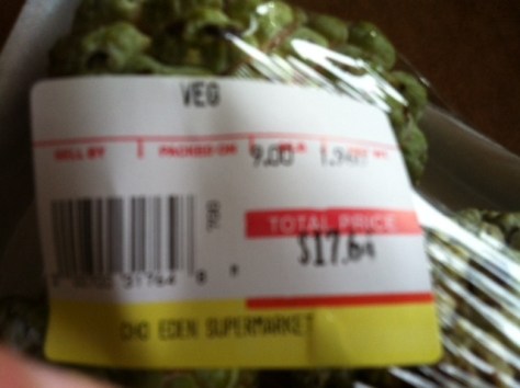 Giá 17,64 đô Mỹ. Với giá này, ăn sợ mắc nghẹn nuốt không xuống, nên không mua. Chờ khi về VN ăn.