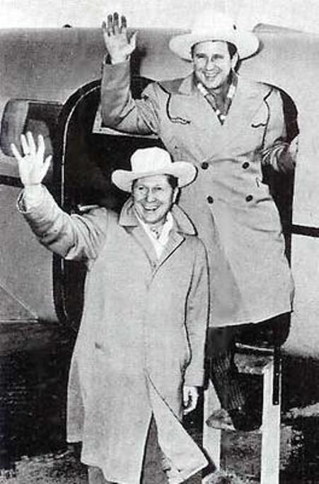 Pee Wee King và Redd Stewart.