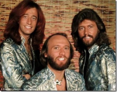 Robin, Maurice và Bary Gibb.