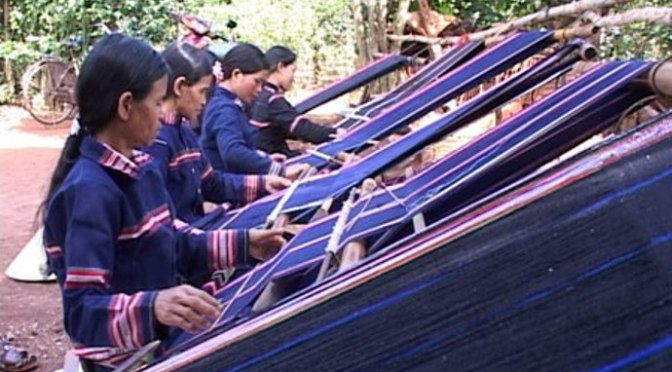 Chiếc mền thổ cẩm