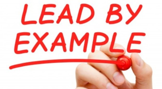 Dạy người bằng làm mẫu