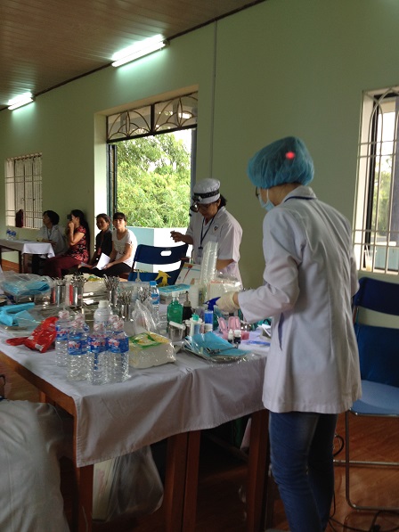 11. Trong phòng khám mắt