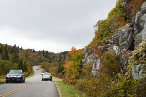 Tiếp tục hành trình. Trời cũng chưa có nắng.