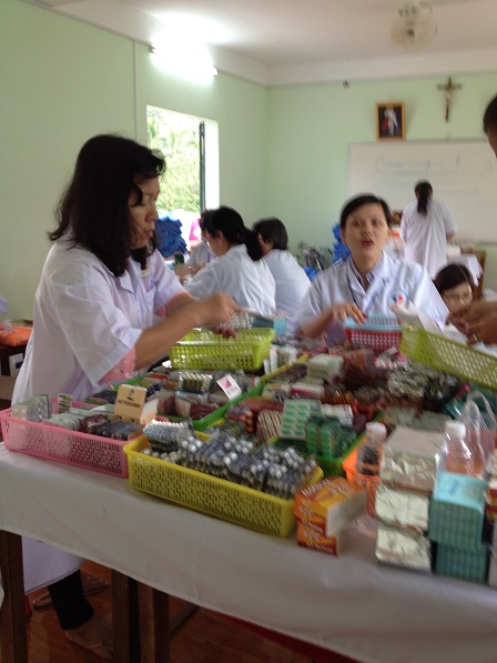 18. Phân loại thuốc để chuyển đến phòng phát thuốc