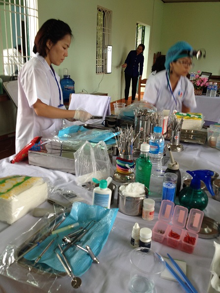 9. Trong phòng khám răng