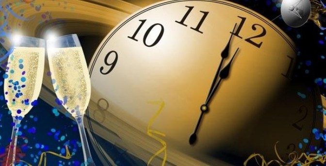 The twelve strikes of midnight – 12 tiếng chuông giao thừa