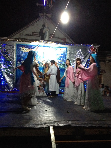 12_Cảnh gia đình của Sara uống rượu mừng đã có người con rể Tôbia