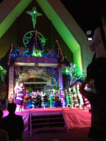 12_Vũ Khúc - Cồng Chiêng Mừng Chúa Giáng Sinh (1)