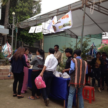 13_Quầy bán canh thục, canh bồi của giáo sóc Bụi Tre _ Bù Đăng