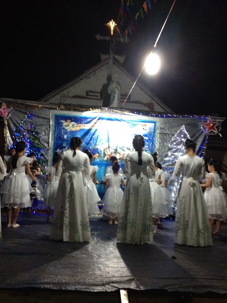 17_Các em Thiếu nhi Sơn Lang múa Mong đợi Đấng Cứu Thế (4)