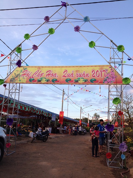 1_Cổng chính của Hội Chợ Hoa Quả năm 2017 _ Bù Đăng