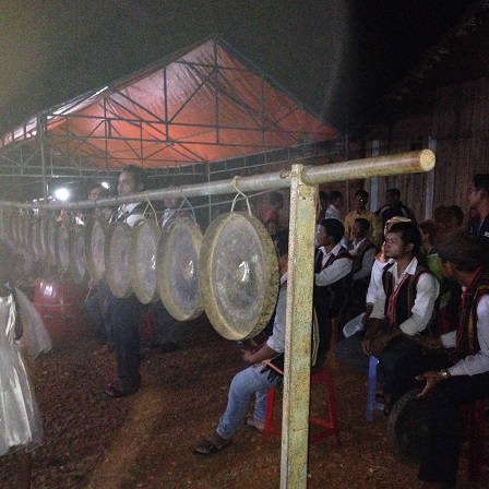 38_Dàn Cồng Chiêng sử dụng trong thánh lễ đêm Mừng Chúa Giáng Sinh