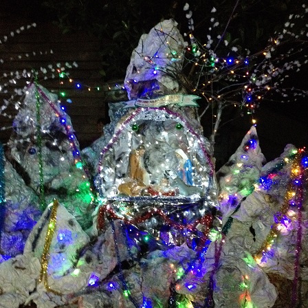 6_Hang đá phía ngoài nhà nguyện sóc Bù Xiết