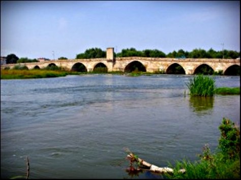 Dòng Sông Maritza, Bảo Gia Lợi.