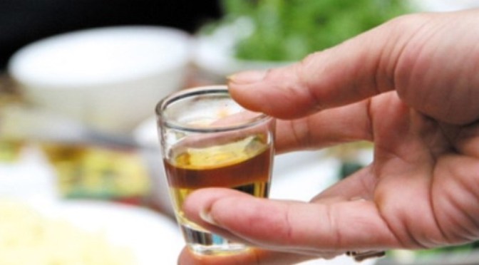 Bữa rượu buồn tháng Tư