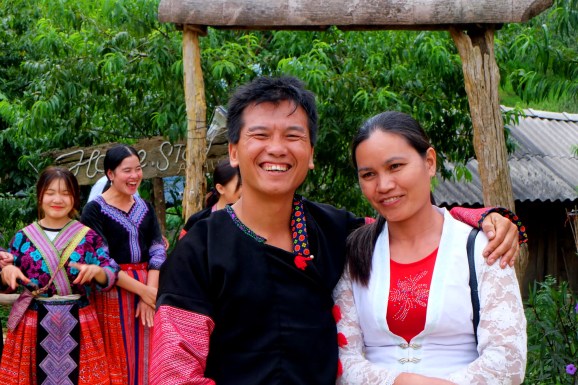 Vợ chồng Tráng A Chu trở nên giàu có nhờ làm du lịch cộng đồng