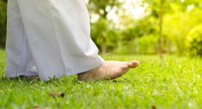 Thiền hành – Walking meditation