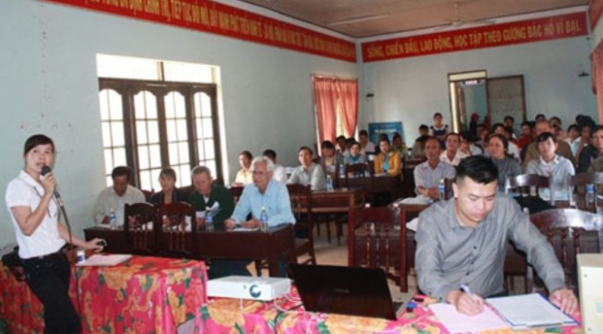 Yêu quê hương buôn làng theo cách riêng