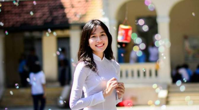 Một tiếng khảy móng tay